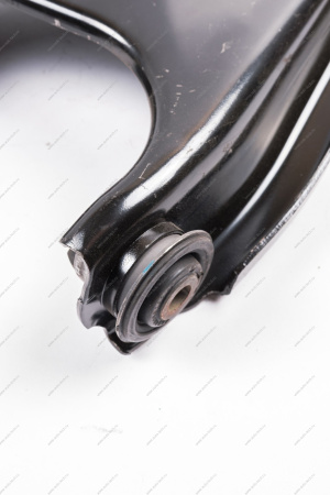 РЫЧАГ ПОДВЕСКИ ПЕРЕДНИЙ ПРАВЫЙ (с круговой проточкой) RENAULT Logan I (MOTRIO) RENAULT MOTRIO 8671095515