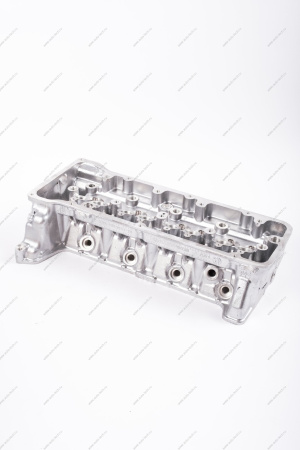 Головка блока цилиндров без шпилек (Н/О,с доп.отв.под датчик фаз)ВАЗ-21214-2123 Lada АвтоВАЗ 21214100301130