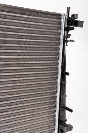 Радиатор охлаждения LADA XRAY/Vesta / Largus FL/RENAULT Logan 2014- (авто с кондиц) Lada LADA 214106179R