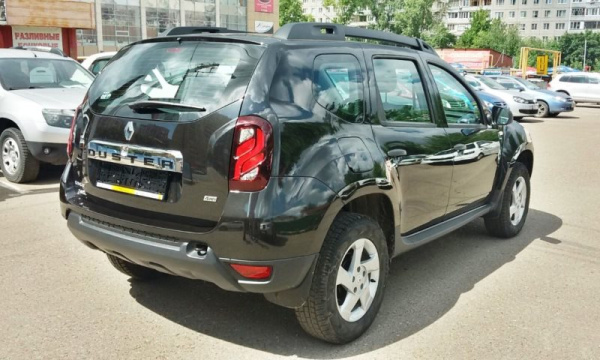Бампер передний RENAULT Duster крашеный Черная жемчужина 676 c отв под птф 2010-2014 Api Api 620220030R-676