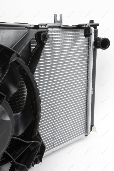 Радиатор охлаждения ВАЗ-2190/daтsun + рад.конд. с эл. вент.(1 спереди+1 сзади) до 2015 г. МКПП в сборе (HALLA) Lada LADA 21900130000811