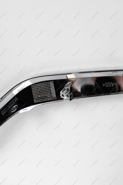 Молдинг переднего бампера нижний правый (хром) LADA Vesta FL Россия Россия 8450040052