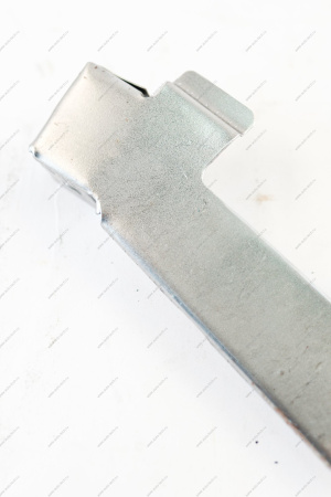 Кр-н ВАЗ-2107 решетки радиатора правый Lada LADA 21070840104000