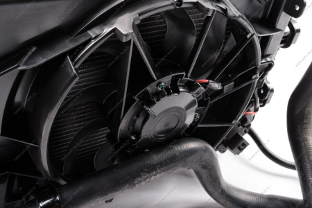 Радиатор охлаждения ВАЗ-2190 2015- + рад.конд. с 1 эл. вент.и патр. МКПП н/о в сборе Lada LADA 8450110797