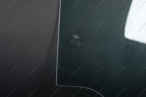 Стекло LADA XRAY опускное передней двери левое с защитной пластиной в сборе Lada LADA 803016824R