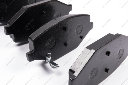 Колодки тормозные дисковые передние (керамические) Geely Coolray / Belgee X50 GEELY Geely 4048046400