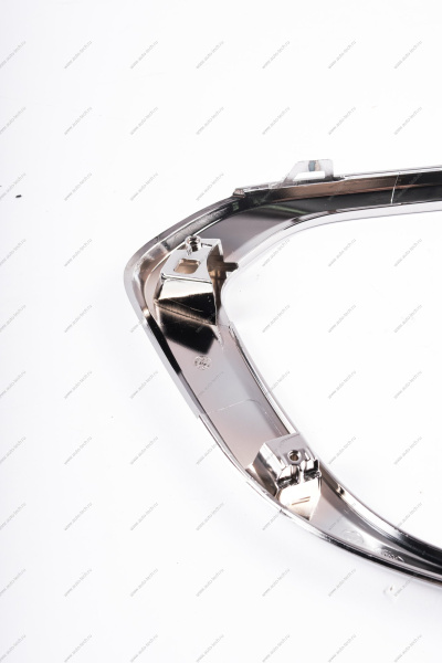 Молдинг переднего бампера нижний левый хром LADA Xray Cross (СЭД) Lada LADA 8450021098