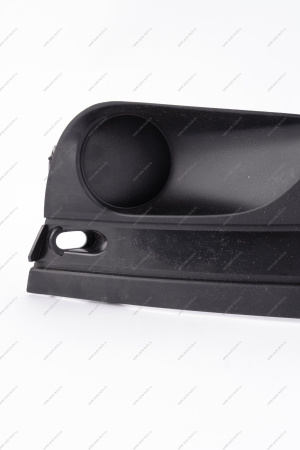 Заглушка LADA Vesta переднего бампера правая ПТФ Lada LADA 8450006675