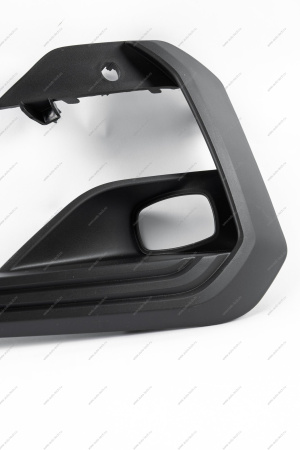 Облицовка ПТФ правая ( с отв. под парктроник) LADA Vesta SW Cross FL Lada LADA 8450042711