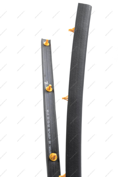 Уплотнитель LADA Vesta/ Xray порога нижний передней левой двери противопыльный Lada LADA 8450020586