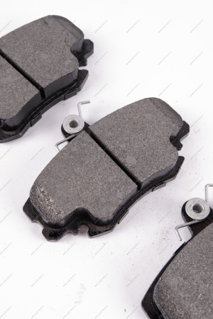 Колодки тормозные передние LADA Largus/Лада Ларгус 8 кл К-Т 1коробка (с усиками) с 4 шт. универсал PARTRA PARTRA BP6160