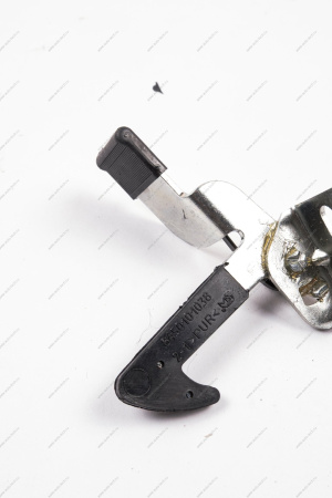 Крючок замка капота (FL) LADA GRANTA 2018- Lada LADA 8450101038