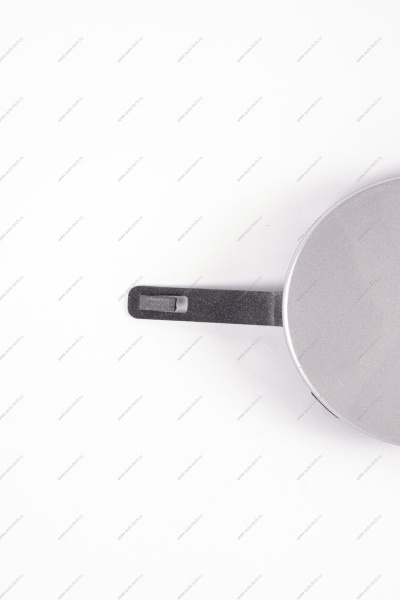 Заглушка окна переднего бампера LADA Largus/Лада Ларгус под буксир. крюк.691 крашеная Lada LADA 8450000302-691