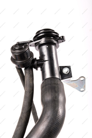 Труба наливная с гравитационным клапаном в сборе ВАЗ-2123 Lada LADA 21230110105400