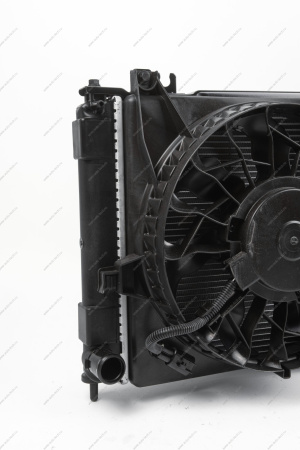 Радиатор охлаждения ВАЗ-2190/daтsun + рад.конд. с эл. вент.(1 спереди+1 сзади) до 2015 г. МКПП в сборе (HALLA) Lada LADA 21900130000811