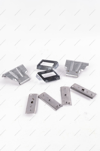 Кр-н переднего бампера ВАЗ-2108 (комплект) без болтов крепл бампера 21080-2803168-00) Lada LADA 21080-2803018-01