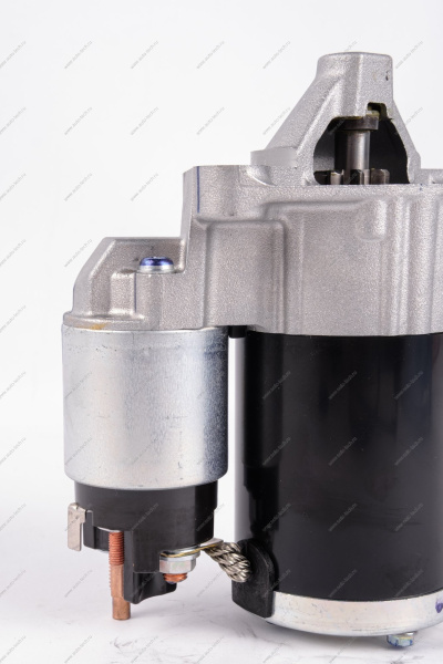 Стартер LADA Largus 8 кл двигат K7M Renault RENAULT 8200815083