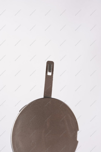 Заглушка окна переднего бампера LADA Largus/Лада Ларгус под буксир. крюк. 242 Серый базальт (Серо-бежевый) крашеная Lada LADA 8450000302-242