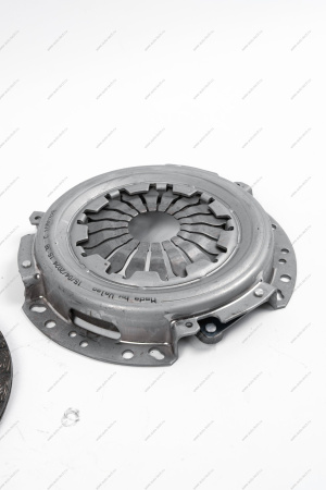 Диск сцепления ведомый+нажимной (без выжимного подшипника)C1060326 LADAVesta 1.6 c 2015-17/Largus 1.6 c 2016 к-т Valeo VALEO 832380