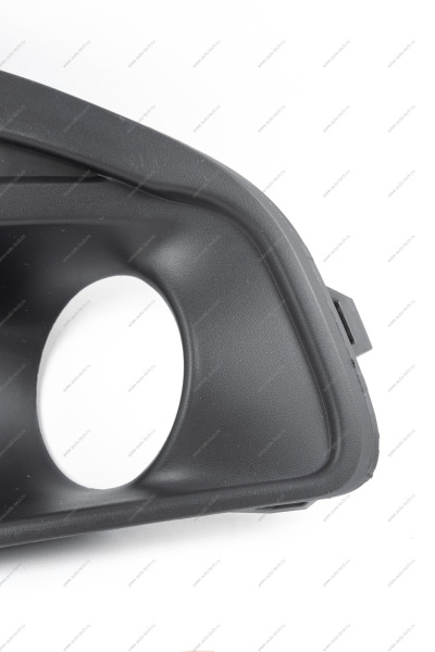 Облицовка переднего бампера под противотуманную фару левая (FL) LADA GRANTA 2018- Lada LADA 8450100967