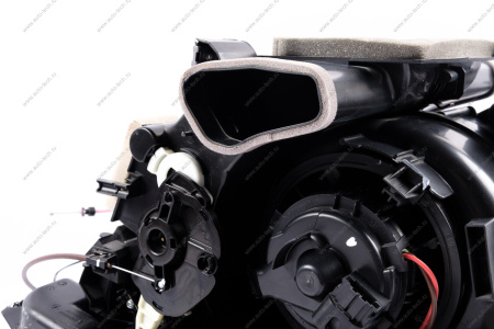 Отопитель с кондиционером в сборе (с механическим радиатором) LADA Vesta Lada LADA 8450045386