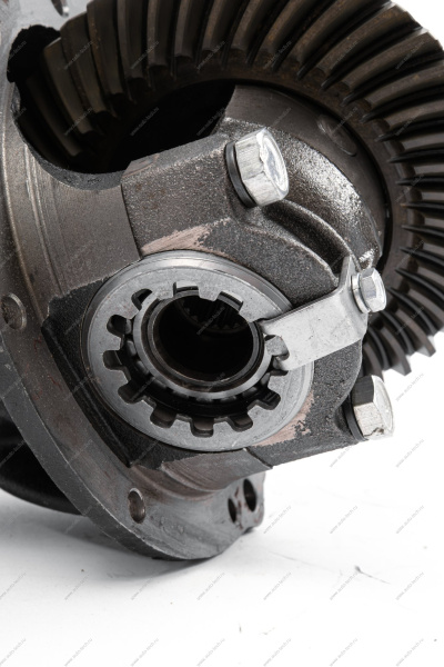 Редуктор ВАЗ-2123 заднего моста в сборе (передаточное число 3,9) ORIGINAL Lada LADA 21230240201002