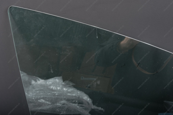 Стекло LADA Vesta опускное передней двери правое тонирован (Tinted) Lada LADA 4112254