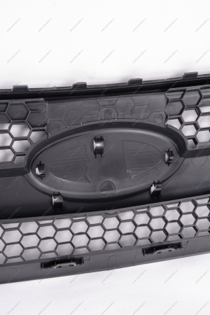 Решетка радиатора переднего бампера LADA Largus верхняя Lada LADA 8450000248 Решетка радиатора переднего бампера LADA Largus верхняя Lada LADA 8450000248