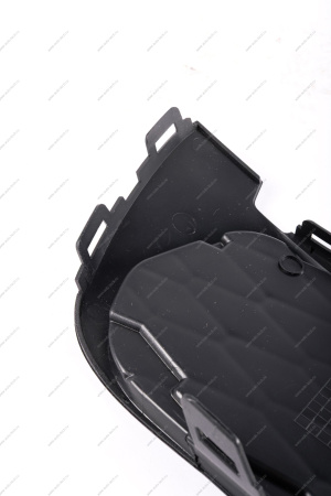 Заглушка передней противотуманной фары левая LADA Xray Cross Lada LADA 8450022045