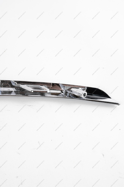 Молдинг переднего бампера верхний левый (хром) LADA Largus (FL) NEW Россия Россия 8450090633