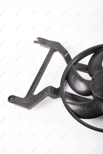 Вентилятор охлаждения с кожухом без кондиц. LADA Largus/Лада Ларгус Lada LADA 214812180R