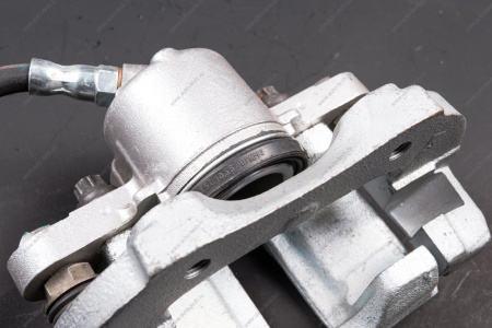 Суппорт ВАЗ-2108,2115 левый в сборе Lada LADA 21080350101330