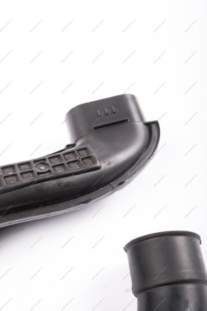 Патрубок воздушного фильтра (пластик) Lada XRAY Renault LADA 165555731R