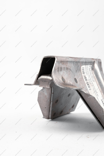 Поддомкратник ВАЗ-2121 передний левый/правый (кронштейн) Kamaz KAMAZ 21210-5101400-82