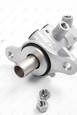 Цилиндр LADA XRAY главный тормозов Renault RENAULT 460111938R