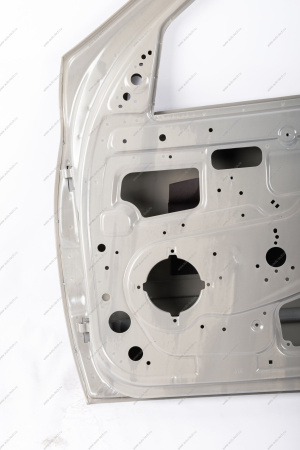 Дверь ВАЗ-1118/2190 передняя правая с брусом безопасности и прокладкой изоляционной (серый грунт) Lada LADA 11180610001480