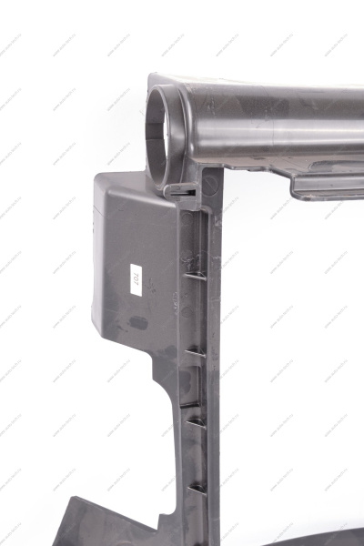 Щиток радиатора (дефлектор) на авто без кондиц. LADA Vesta Lada LADA 8450030226