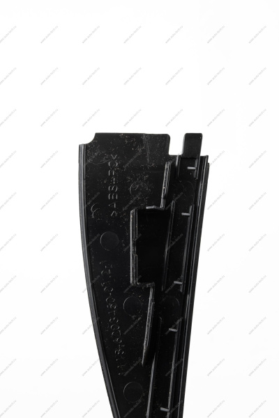 Накладка ВАЗ-1118 задней правой двери задняя (уголок) Lada LADA 11180-6203450-01