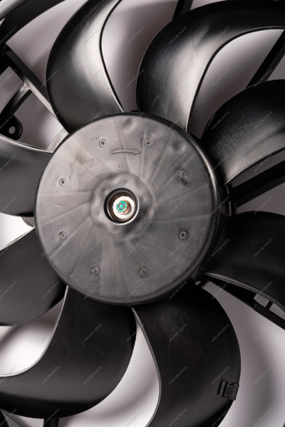 Вентилятор охлаждения с кожухом LADA Vesta/Веста/ XRay KORTEX KORTEX KFD076