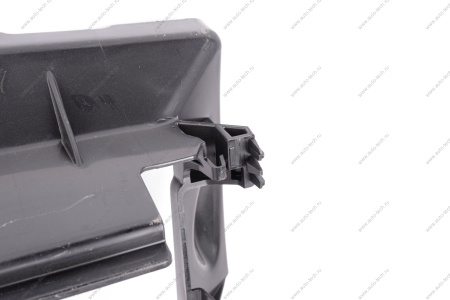 Щиток радиатора для авто с кондиц. (дефлектор) LADA Vesta Lada LADA 8450008157