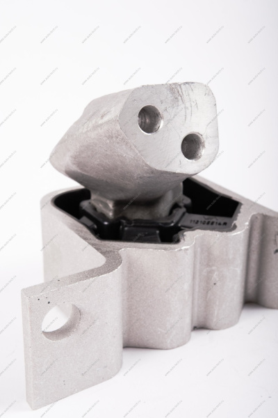 Опора правая подвески двигателя с кронштейном в сборе LADA XRAY Renault LADA 8450009483