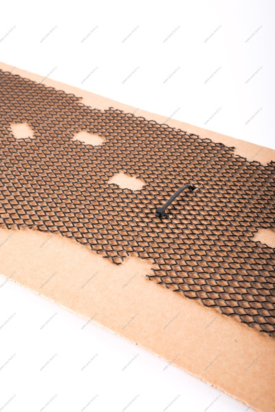 Защитная сетка радиатора LADA Vesta Cross,/SW Cross Дополнительное оборудование LADA 99999218104219