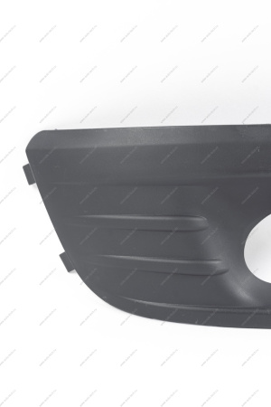 Облицовка противотуманных фар ПРАВАЯ (цвет СЕРЫЙ) LADA Largus/Largus Cross Lada АвтоВАЗ 8450000252