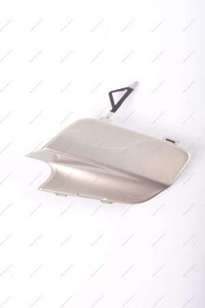 Крышка окна под переднюю буксирную проушину Lada Vesta SW Cross крашенная 691 Платина (серебристый) Lada LADA 8450031005-691