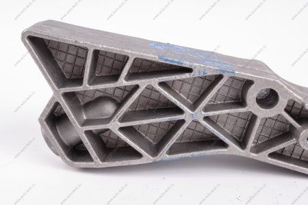 Кр-н ВАЗ-1118 задней опоры двигателя МКПП Lada LADA 11180100103200