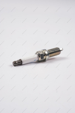 Свеча зажигания LADA Largus для двигателя 11182/H4M (NGK LZKAR7D9) ORIGINAL Renault RENAULT 224015523R