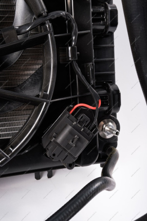 Радиатор охлаждения ВАЗ-2190/Datsun с 2015- + рад.конд.с эл.вент. и патрубками АКПП в сборе нов.обр. Lada LADA 21901130000814