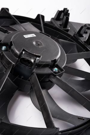 Вентилятор охлаждения к рад. с кондиц. RENAULT Logan после 2008 г. Renault RENAULT 8200765566