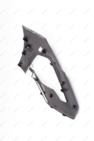 Накладка переднего бампера левая с отверстием под датчик слепой зоны под покраску LADA Vesta SW Cross FL Lada LADA 8460010250