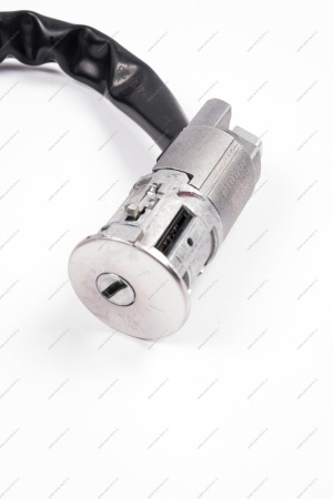 Замок зажигания с одним цилиндром выключателя замка, ключ с ПДУ FL Lada Granta Lada LADA 8450112069